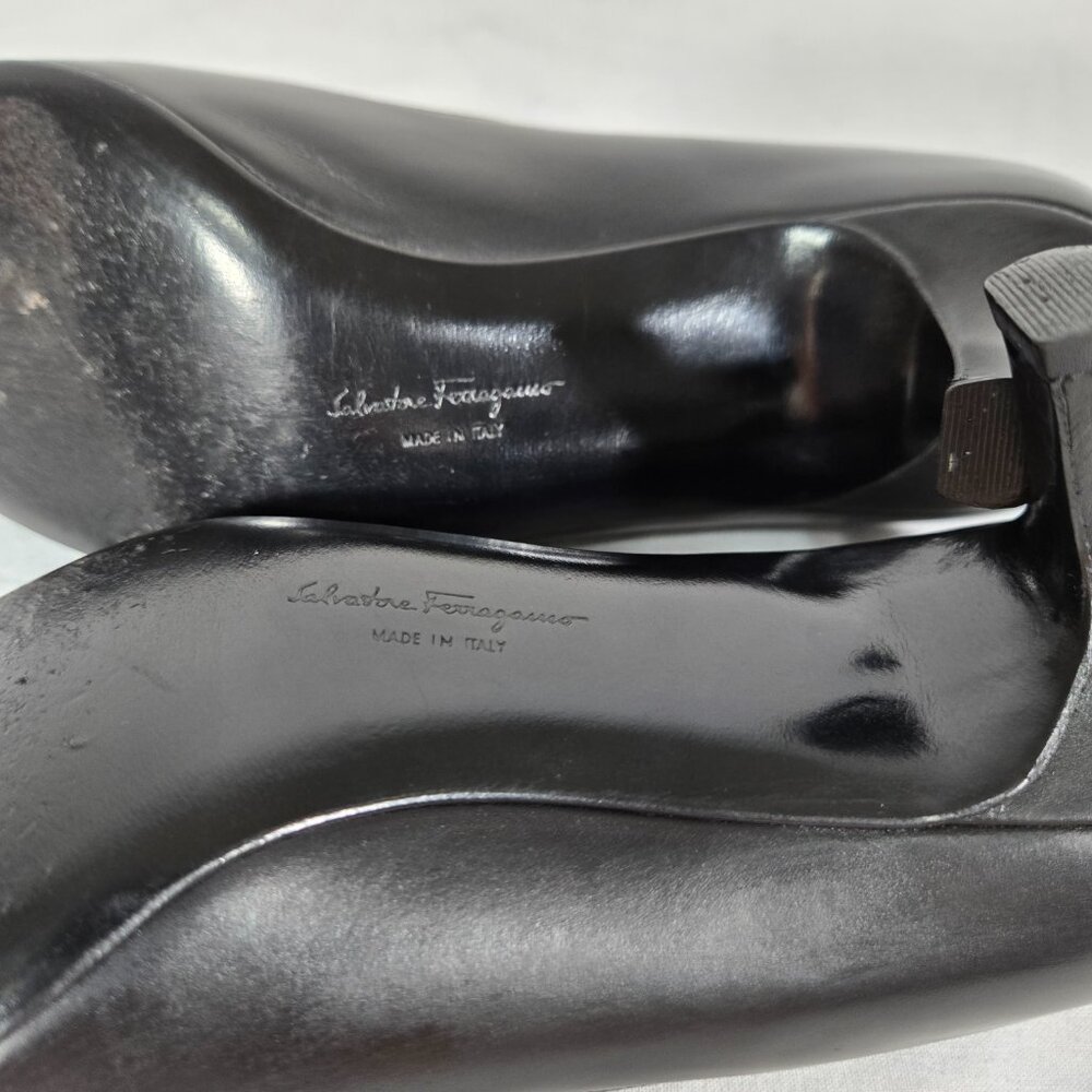 Vintage SALVATORE FERRAGAMO-GESSICA Black Leather Pointed Kitten Pump Sz 7.5 2A - Picture 13 of 16